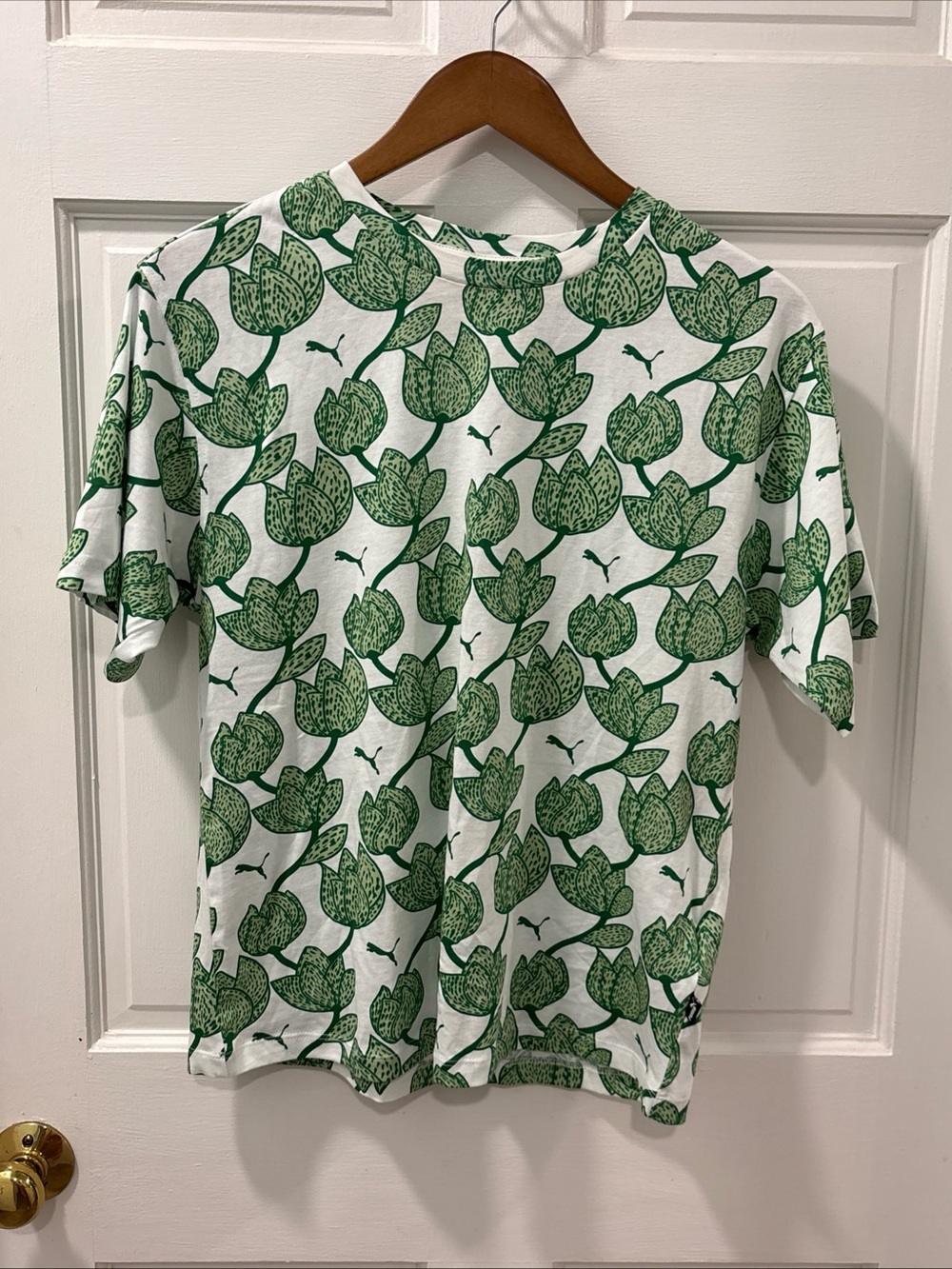 Puma Women’s ESS+ Blossom AOP Lounge Set Archive Green Size S Shorts & T-shirt - Picture 7 of 13